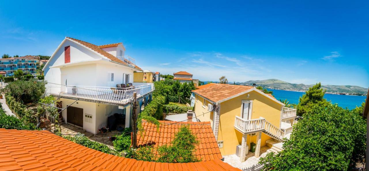 Apartment "On The Beach" Traù Esterno foto